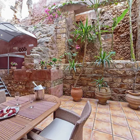 Guest house Casa Kasteli 4*