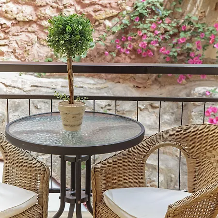 Pensionat Casa Kasteli 4*
