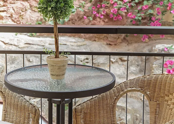 Guest house Casa Kasteli 4*