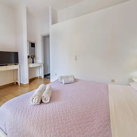 Guest house Casa Kasteli 2*