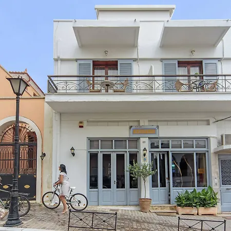 Guest house Casa Kasteli 2*