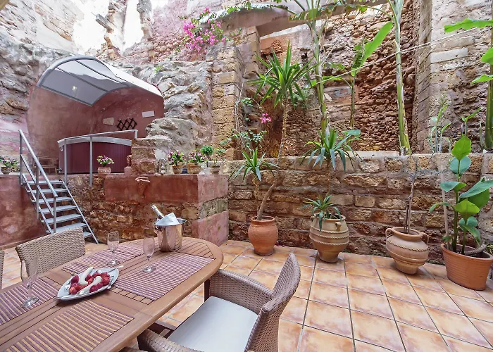 Gæstehus Casa Kasteli 4*